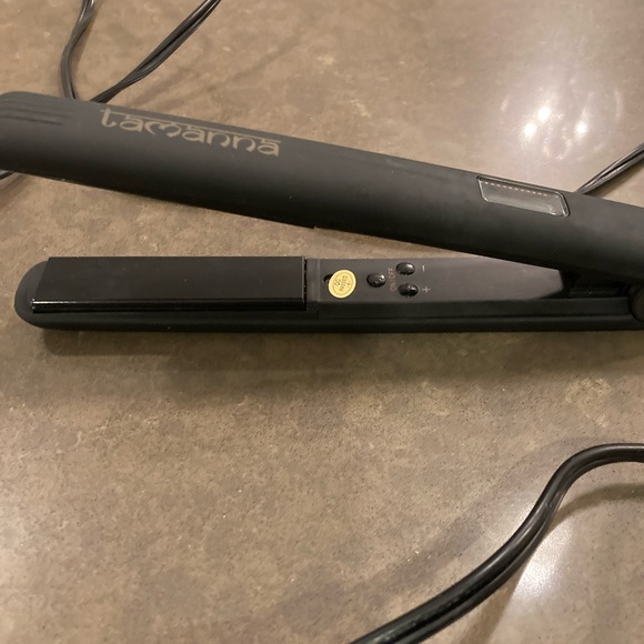 Bombay hair x Tamanna x dress your face flat iron - Picture 2 of 3